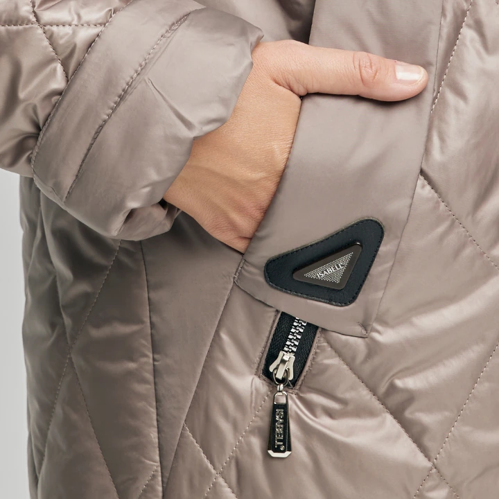 Detale krawiectwa - precyzyjne szwy i wykończenia w Szwalni ISABELL